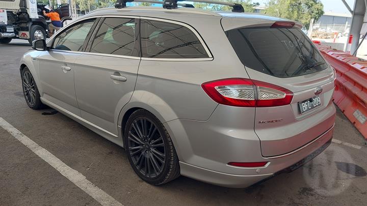 Vehicle photo