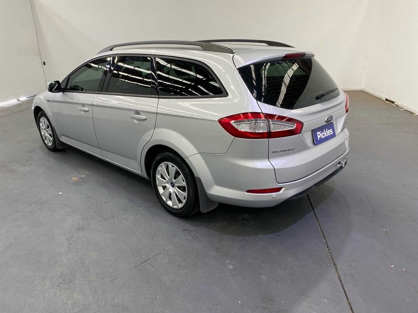Vehicle photo